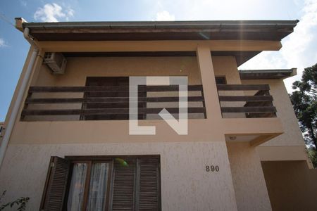 Casa à venda com 144m², 3 quartos e 5 vagas Casa à venda com 144m², 3 quartos e 5 vagasfrente do imóvel