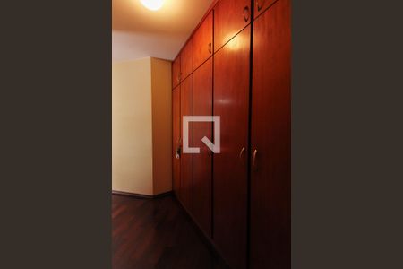 Apartamento à venda com 150m², 3 quartos e 2 vagas Apartamento à venda com 150m², 3 quartos e 2 vagasCloset da Suíte 1