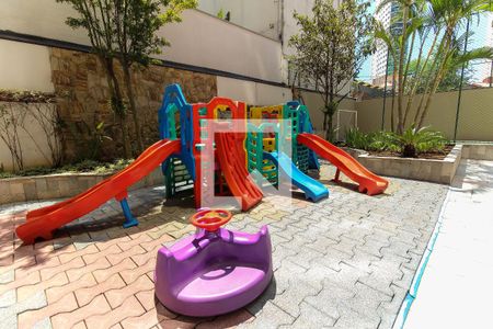 Apartamento à venda com 150m², 3 quartos e 2 vagas Apartamento à venda com 150m², 3 quartos e 2 vagasPlayground