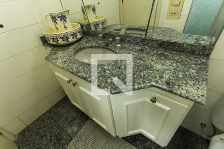 Apartamento à venda com 150m², 3 quartos e 2 vagas Apartamento à venda com 150m², 3 quartos e 2 vagasBanheiro da Suíte 3