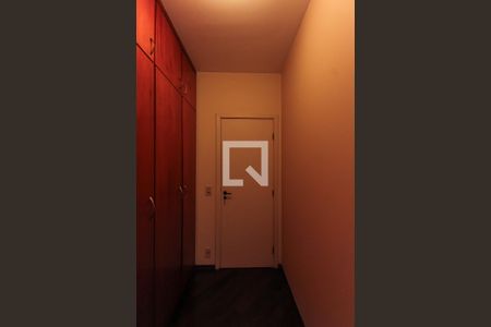 Apartamento à venda com 150m², 3 quartos e 2 vagas Apartamento à venda com 150m², 3 quartos e 2 vagasCloset da Suíte 1