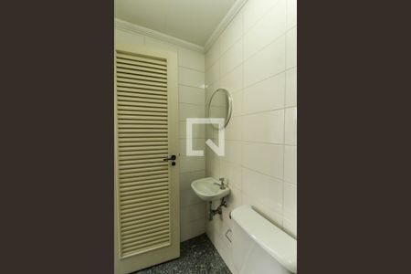 Apartamento à venda com 150m², 3 quartos e 2 vagas Apartamento à venda com 150m², 3 quartos e 2 vagasBanheiro de serviço