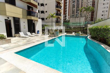 Apartamento à venda com 150m², 3 quartos e 2 vagas Apartamento à venda com 150m², 3 quartos e 2 vagasPiscina