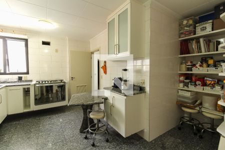 Apartamento à venda com 150m², 3 quartos e 2 vagas Apartamento à venda com 150m², 3 quartos e 2 vagasCozinha