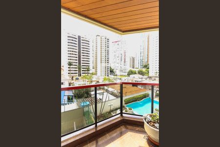 Apartamento à venda com 150m², 3 quartos e 2 vagas Apartamento à venda com 150m², 3 quartos e 2 vagasVaranda da Suíte 1