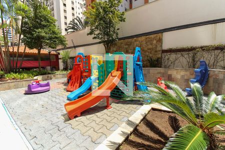 Apartamento à venda com 150m², 3 quartos e 2 vagas Apartamento à venda com 150m², 3 quartos e 2 vagasPlayground