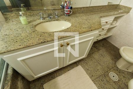 Apartamento à venda com 150m², 3 quartos e 2 vagas Apartamento à venda com 150m², 3 quartos e 2 vagasBanheiro da Suíte 1