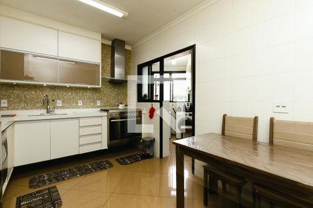 Apartamento para alugar com 107m², 3 quartos e 2 vagasCozinha
