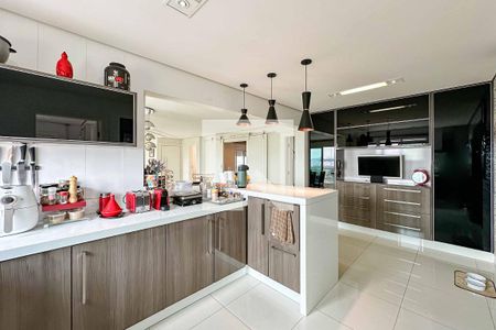 Apartamento à venda com 200m², 3 quartos e 6 vagasCozinha