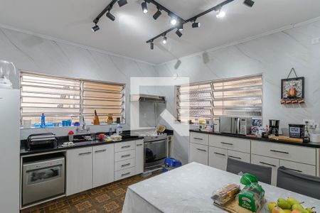 Casa à venda com 200m², 3 quartos e 2 vagas Casa à venda com 200m², 3 quartos e 2 vagasCozinha