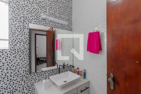 Casa à venda com 200m², 3 quartos e 2 vagas Casa à venda com 200m², 3 quartos e 2 vagasBanheiro