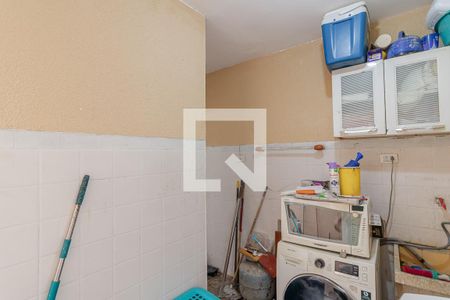 Casa à venda com 200m², 3 quartos e 2 vagas Casa à venda com 200m², 3 quartos e 2 vagasÁrea de Serviço