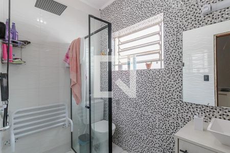 Casa à venda com 200m², 3 quartos e 2 vagas Casa à venda com 200m², 3 quartos e 2 vagasBanheiro