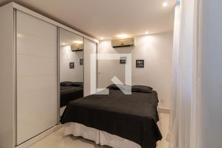 Casa de condomínio à venda com 330m², 4 quartos e 3 vagasSuíte 3