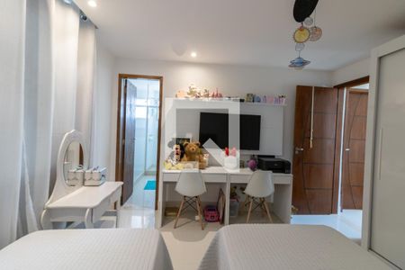 Casa de condomínio à venda com 330m², 4 quartos e 3 vagasSuíte 2