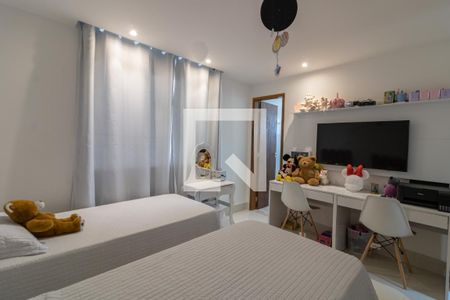 Casa de condomínio à venda com 330m², 4 quartos e 3 vagasSuíte 2