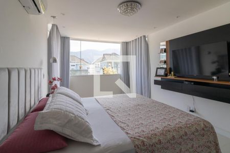 Casa de condomínio à venda com 330m², 4 quartos e 3 vagasSuíte 1