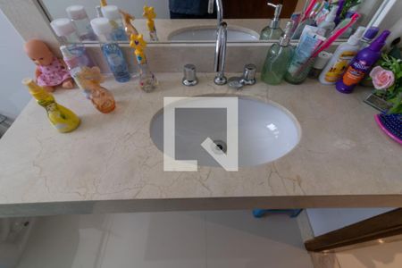 Casa de condomínio à venda com 330m², 4 quartos e 3 vagasSuíte 2 - Banheiro