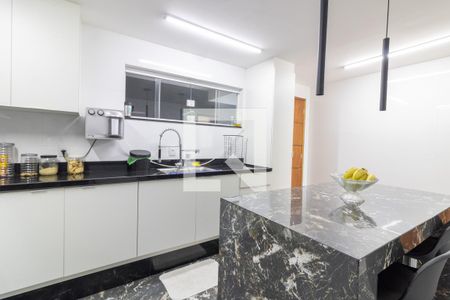 Casa de condomínio à venda com 330m², 4 quartos e 3 vagasCozinha
