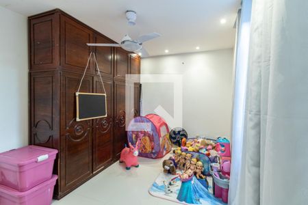 Casa de condomínio à venda com 330m², 4 quartos e 3 vagasSuíte 4