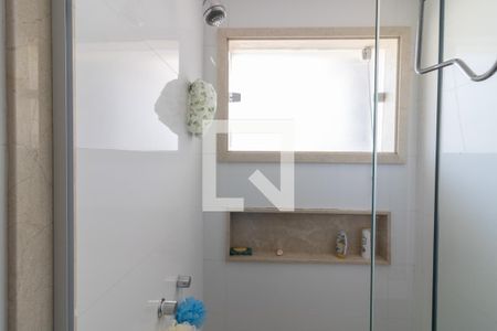 Casa de condomínio à venda com 330m², 4 quartos e 3 vagasSuíte 2 - Banheiro