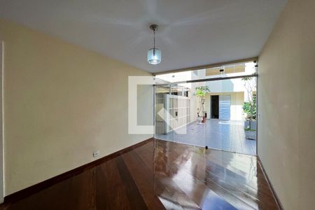 Casa à venda com 267m², 4 quartos e 3 vagas Casa à venda com 267m², 4 quartos e 3 vagasSala de Jantar