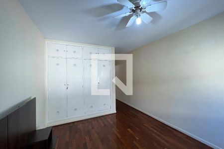 Casa à venda com 267m², 4 quartos e 3 vagas Casa à venda com 267m², 4 quartos e 3 vagasSuíte 1