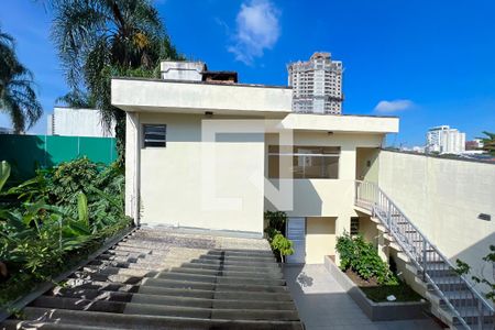 Casa à venda com 267m², 4 quartos e 3 vagas Casa à venda com 267m², 4 quartos e 3 vagasVista