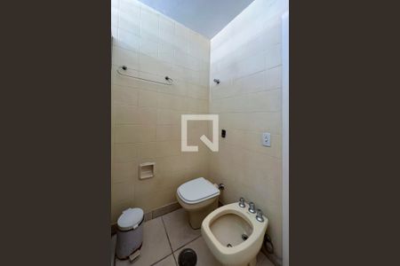 Casa à venda com 267m², 4 quartos e 3 vagas Casa à venda com 267m², 4 quartos e 3 vagasBanheiro