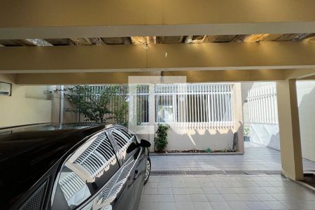 Casa à venda com 267m², 4 quartos e 3 vagas Casa à venda com 267m², 4 quartos e 3 vagasGaragem