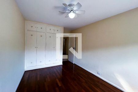 Casa à venda com 267m², 4 quartos e 3 vagas Casa à venda com 267m², 4 quartos e 3 vagasQuarto 1