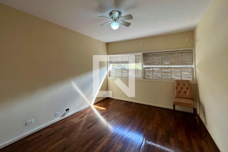 Casa à venda com 267m², 4 quartos e 3 vagas Casa à venda com 267m², 4 quartos e 3 vagasQuarto 2