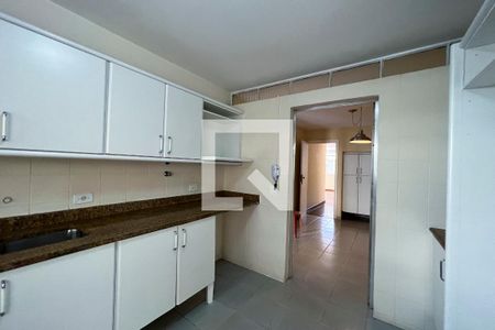 Casa à venda com 267m², 4 quartos e 3 vagas Casa à venda com 267m², 4 quartos e 3 vagasCozinha