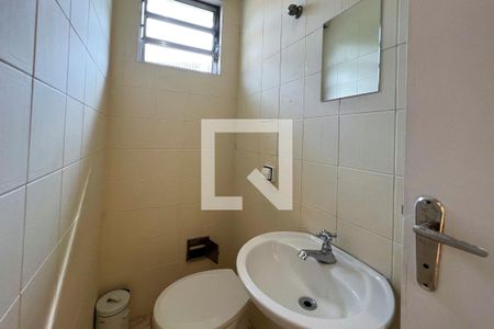 Casa à venda com 267m², 4 quartos e 3 vagas Casa à venda com 267m², 4 quartos e 3 vagasLavabo 2