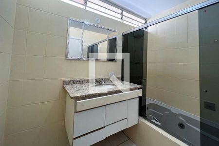 Casa à venda com 267m², 4 quartos e 3 vagas Casa à venda com 267m², 4 quartos e 3 vagasBanheiro da Suíte 1