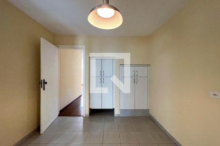 Casa à venda com 267m², 4 quartos e 3 vagas Casa à venda com 267m², 4 quartos e 3 vagasCopa