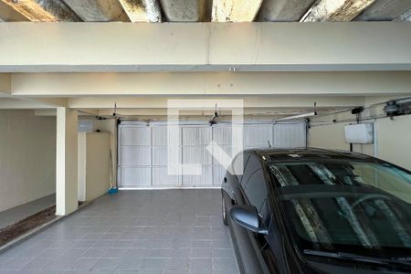 Casa à venda com 267m², 4 quartos e 3 vagas Casa à venda com 267m², 4 quartos e 3 vagasGaragem