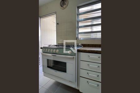 Casa à venda com 267m², 4 quartos e 3 vagas Casa à venda com 267m², 4 quartos e 3 vagasCozinha