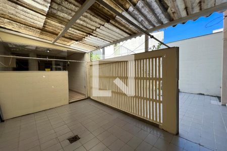 Casa à venda com 267m², 4 quartos e 3 vagas Casa à venda com 267m², 4 quartos e 3 vagasÁrea de Serviço