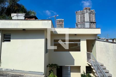 Casa à venda com 267m², 4 quartos e 3 vagas Casa à venda com 267m², 4 quartos e 3 vagasVista