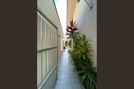 Casa à venda com 267m², 4 quartos e 3 vagas Casa à venda com 267m², 4 quartos e 3 vagasPátio