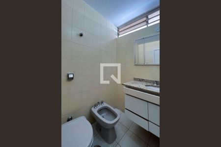 Casa à venda com 267m², 4 quartos e 3 vagas Casa à venda com 267m², 4 quartos e 3 vagasBanheiro da Suíte 1