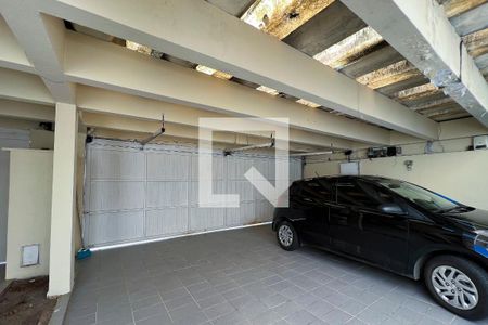 Casa à venda com 267m², 4 quartos e 3 vagas Casa à venda com 267m², 4 quartos e 3 vagasGaragem