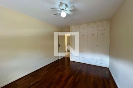 Casa à venda com 267m², 4 quartos e 3 vagas Casa à venda com 267m², 4 quartos e 3 vagasQuarto 2