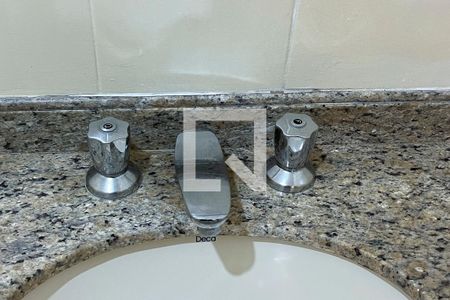 Casa à venda com 267m², 4 quartos e 3 vagas Casa à venda com 267m², 4 quartos e 3 vagasBanheiro da Suíte 2