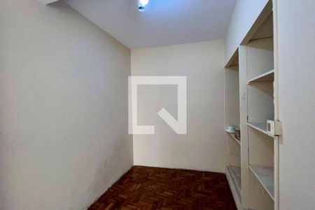 Casa à venda com 267m², 4 quartos e 3 vagas Casa à venda com 267m², 4 quartos e 3 vagasQuarto de Serviço