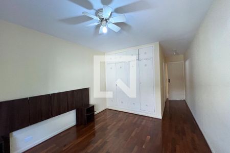 Casa à venda com 267m², 4 quartos e 3 vagas Casa à venda com 267m², 4 quartos e 3 vagasSuíte 1