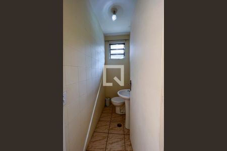 Casa à venda com 267m², 4 quartos e 3 vagas Casa à venda com 267m², 4 quartos e 3 vagasLavabo 2