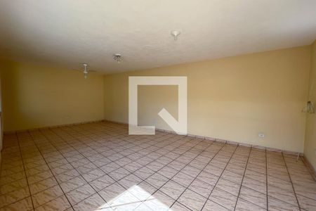 Casa à venda com 267m², 4 quartos e 3 vagas Casa à venda com 267m², 4 quartos e 3 vagasSalão de Festas