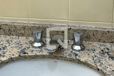 Casa à venda com 267m², 4 quartos e 3 vagas Casa à venda com 267m², 4 quartos e 3 vagasBanheiro da Suíte 1